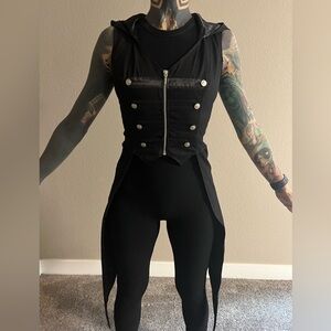 Sleeveless asymmetrical light jacket